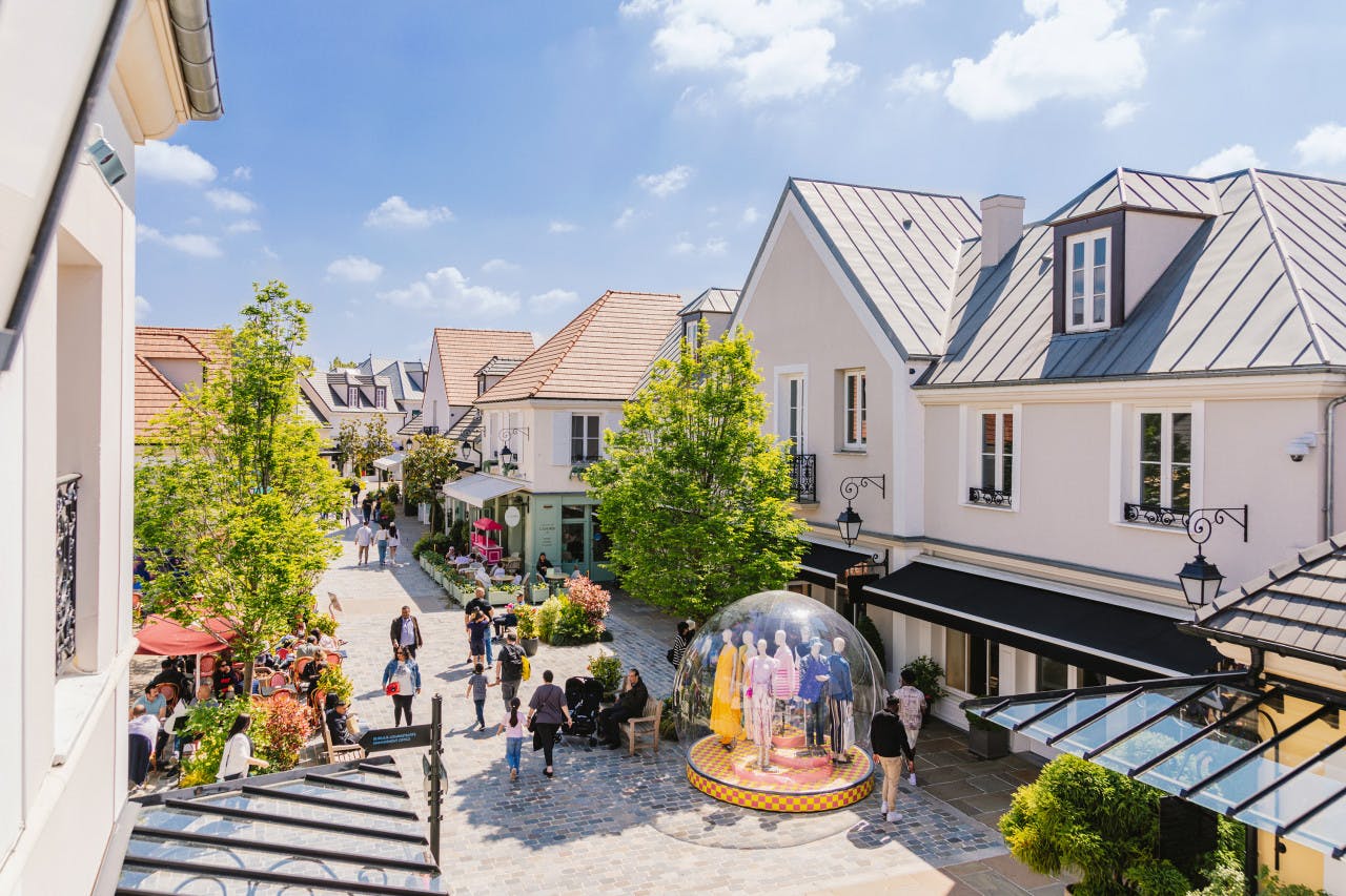 La Vallée Village with Round-Trip Transfers from Paris