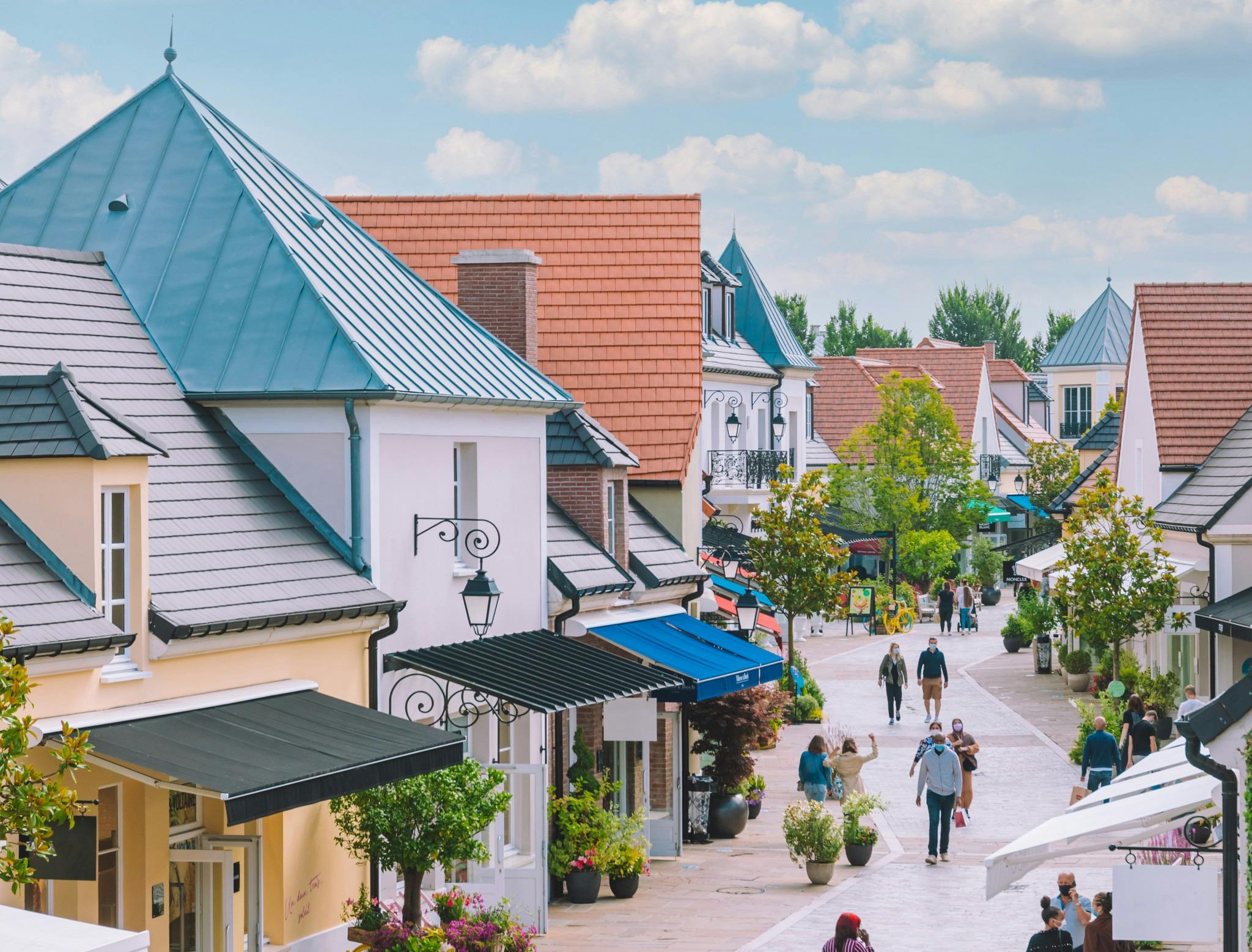La Vallee Village with Round-Trip Transfers from Paris Category