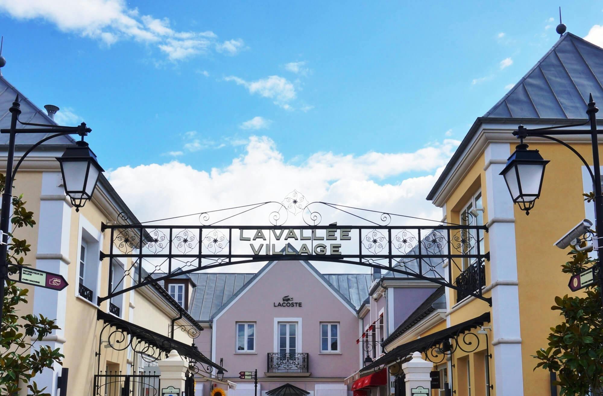 La Vallee Village with Round-Trip Transfers from Paris Thrillark