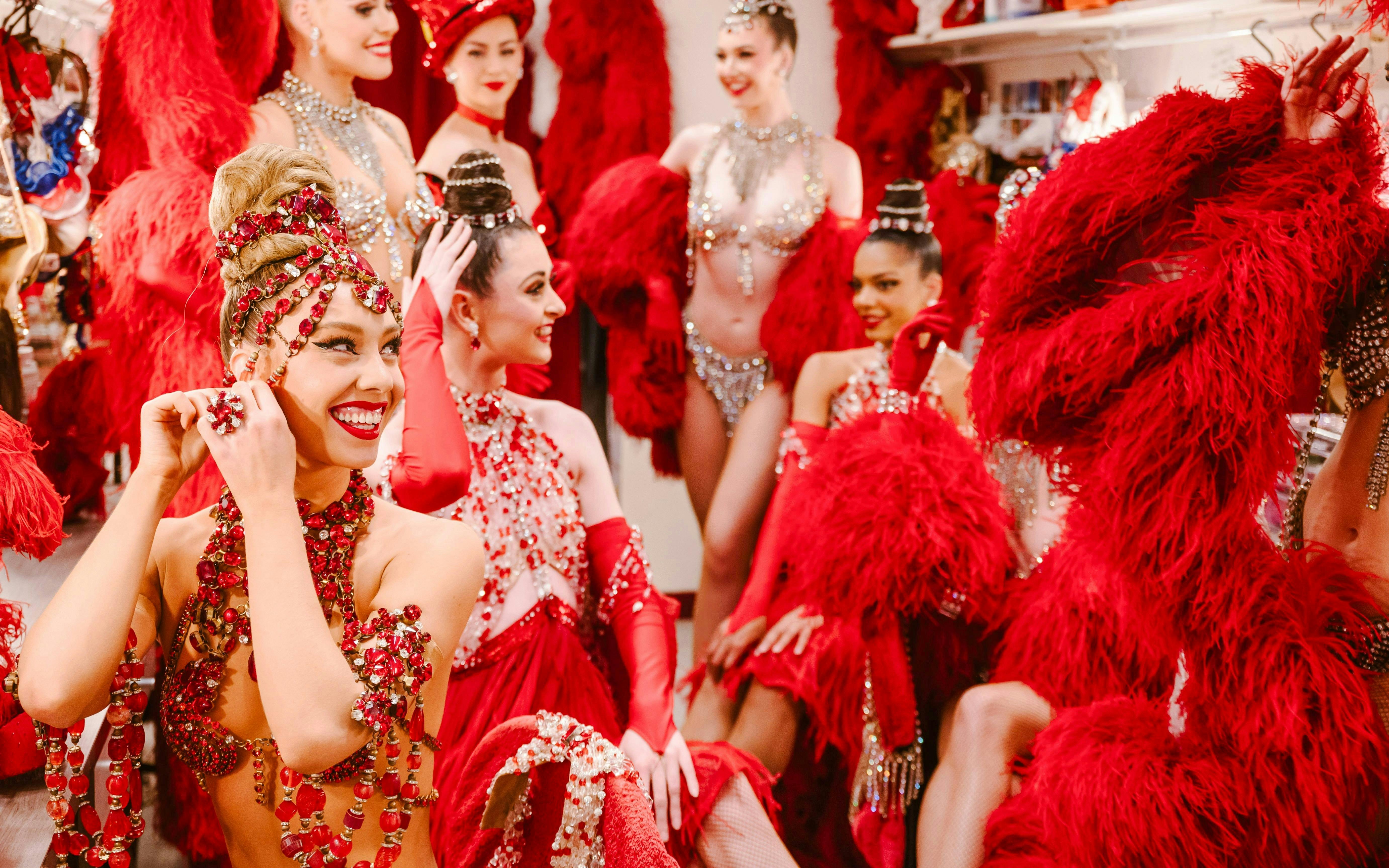 Moulin Rouge Cabaret Show with Drop-off Service and Dinner 