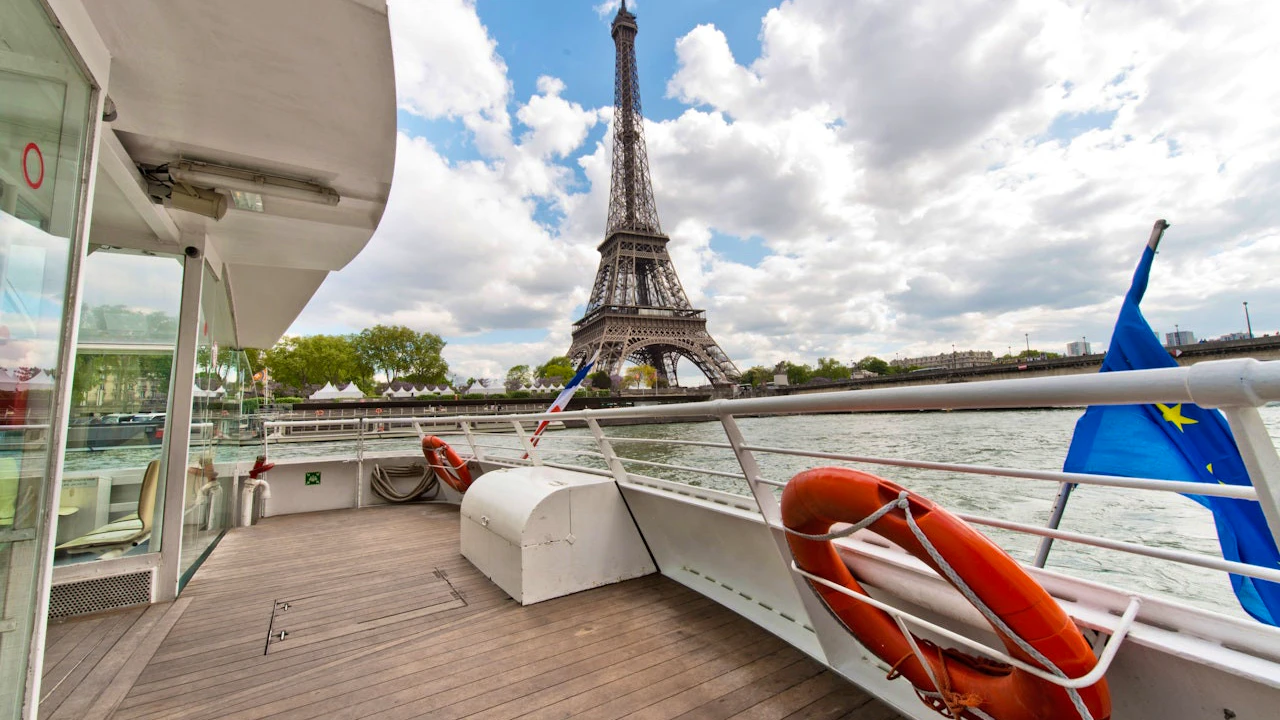 Batobus Paris Location