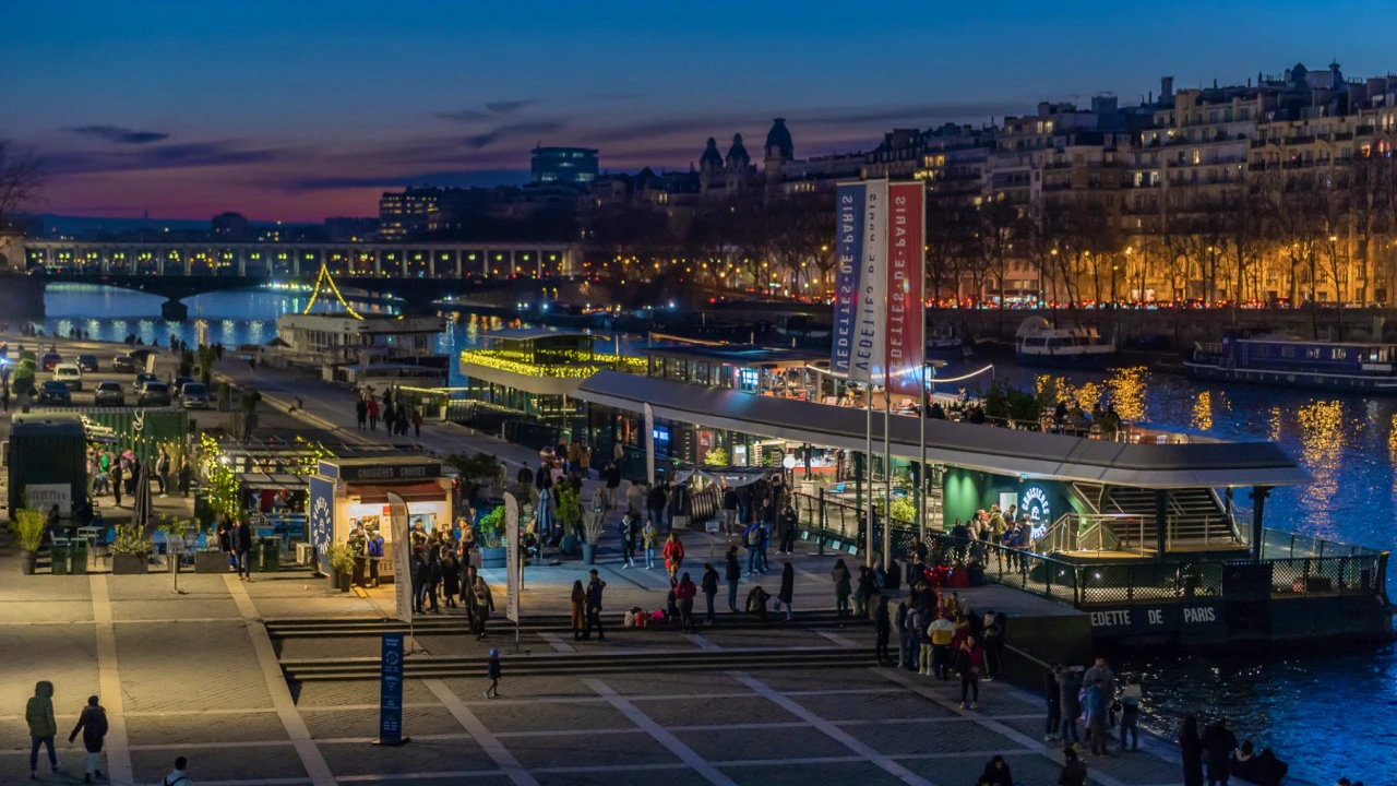 Seine River Cruise by Vedettes de Paris - Musical Aperitif Ticket