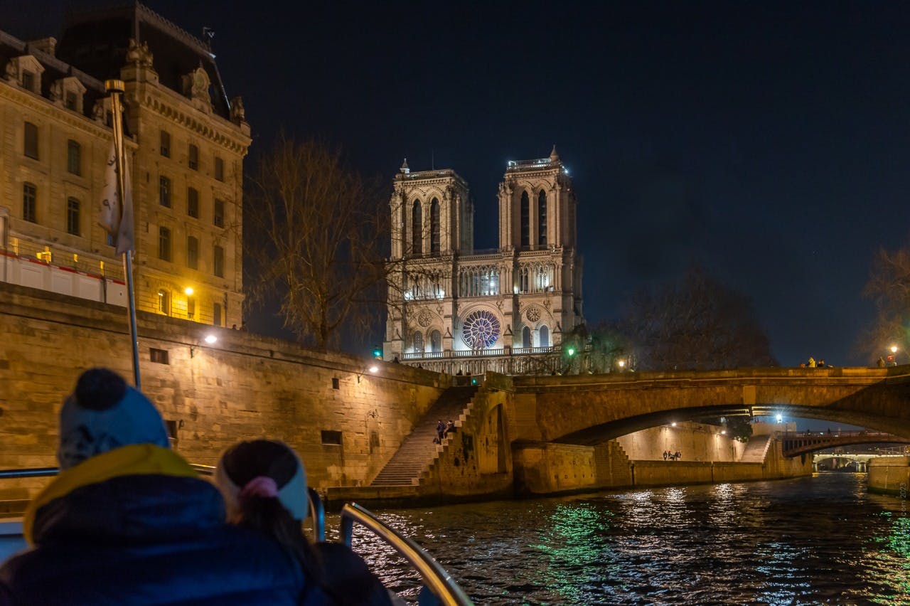 Seine River Cruise by Vedettes de Paris - Musical Aperitif