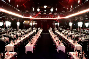 Paradis Latin Cabaret Night Show