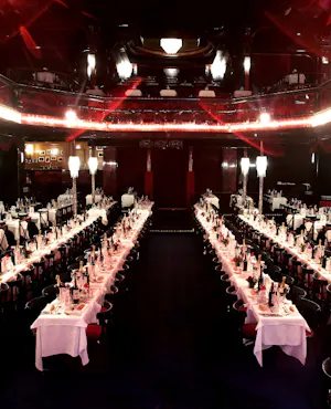 Paradis Latin Cabaret Night Show