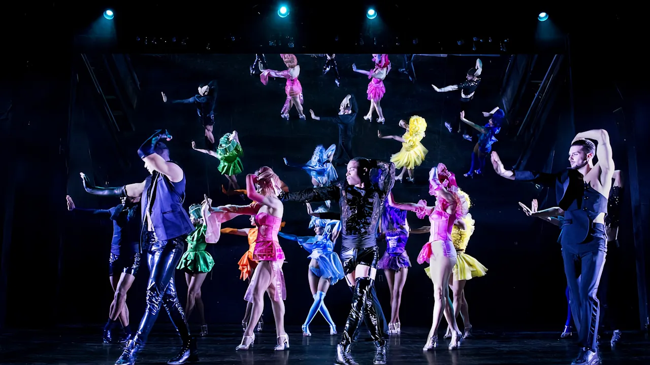 Paradis Latin Cabaret Night Show Ticket