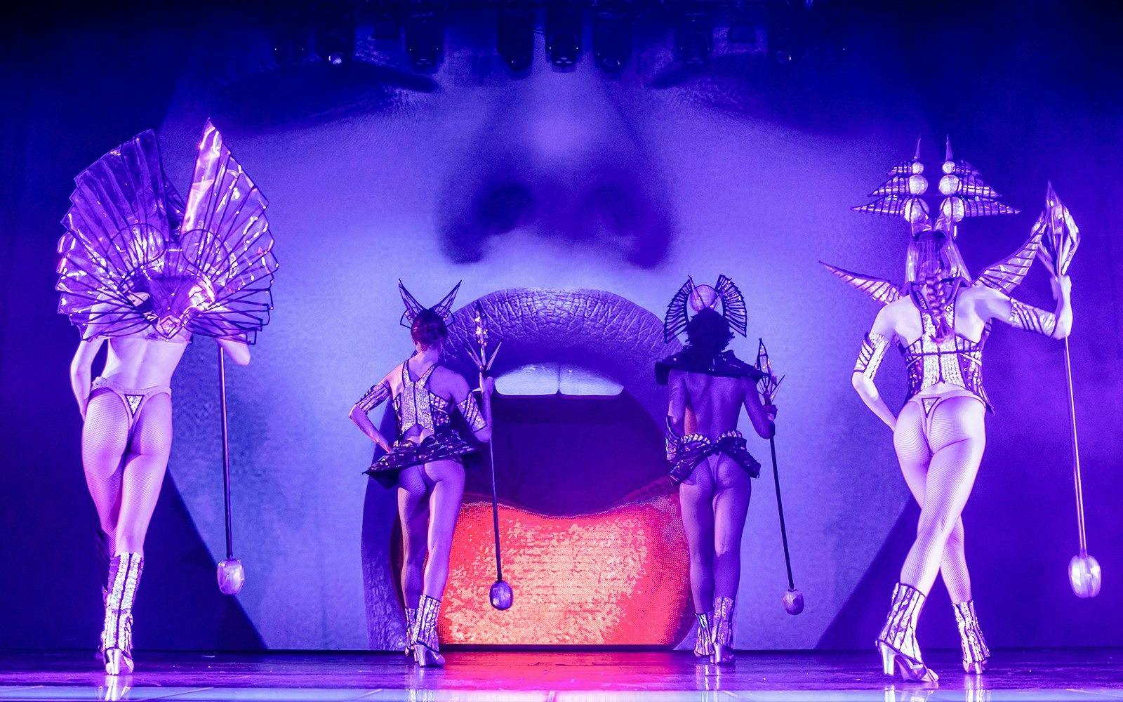 Paradis Latin Cabaret Night Show Location