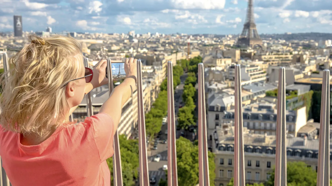 Arc de Triomphe: Admission + Rooftop Access Price