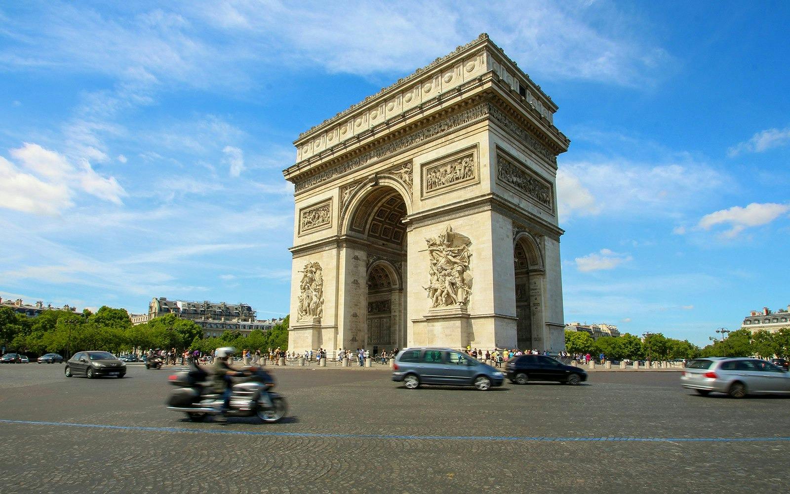 Arc de Triomphe: Admission + Rooftop Access Discount