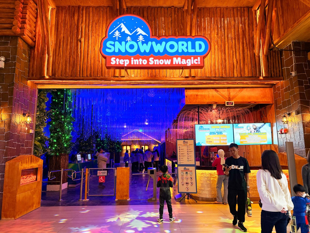 Snow World Theme Park Ticket 