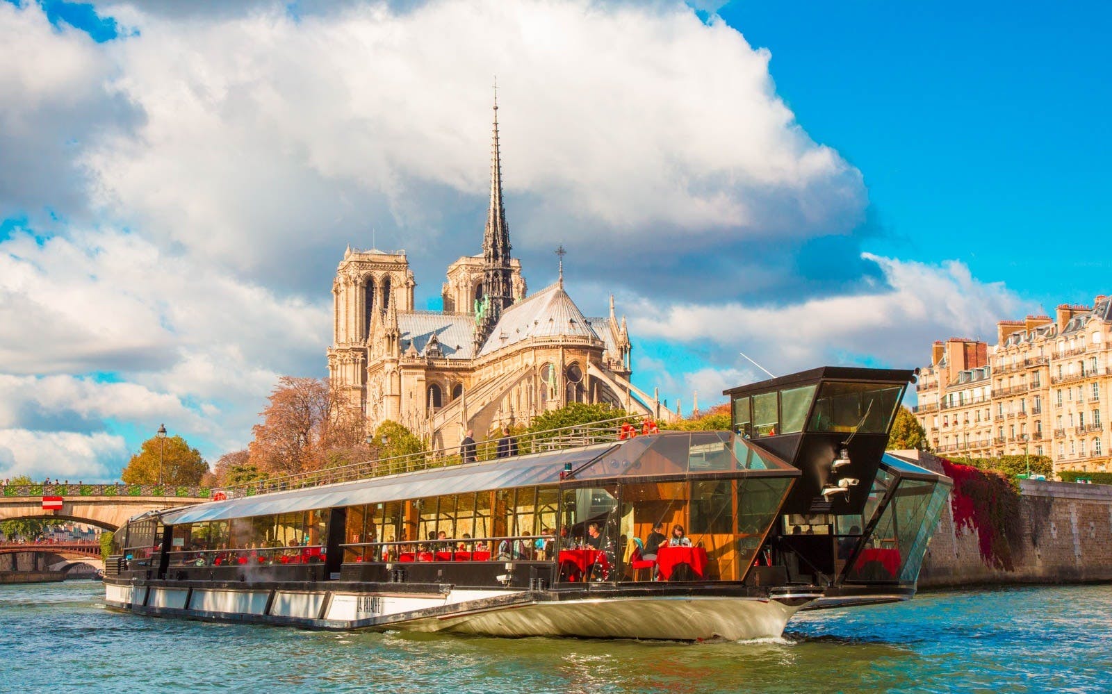Bateaux Parisiens Seine River Gourmet Dinner Cruise Location