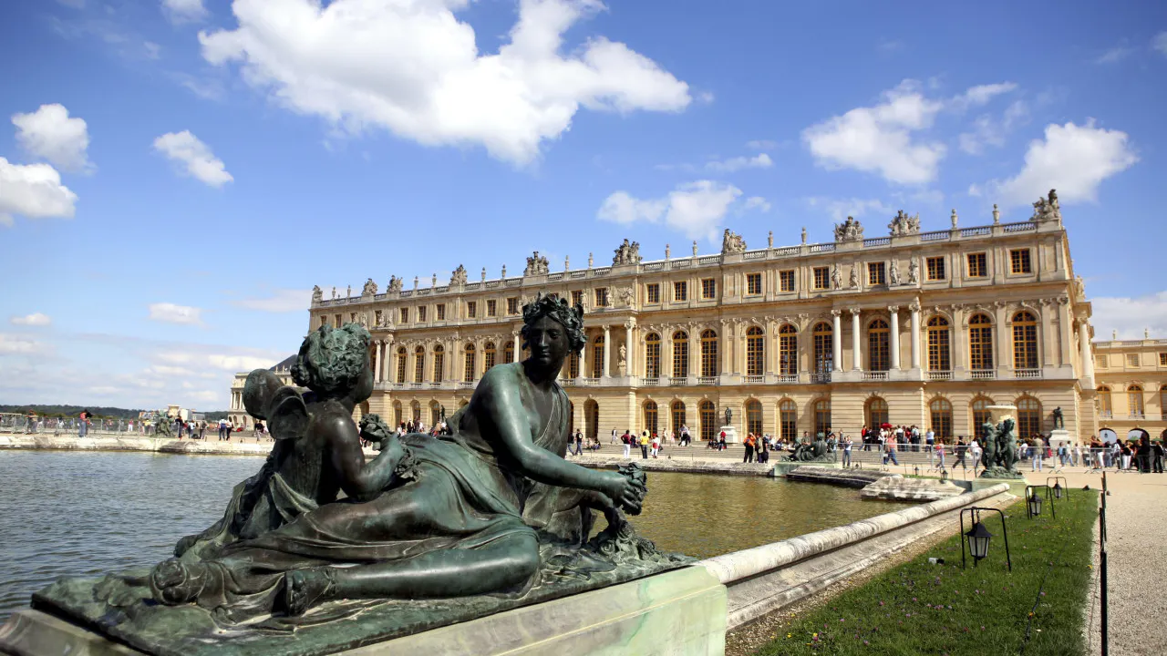 Palace of Versailles Audio-Guided Tour with Round Trip Transfers from Paris