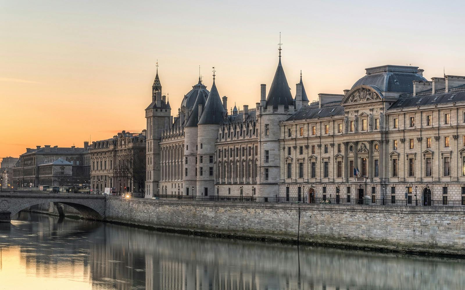 Conciergerie: Priority Entrance Ticket 