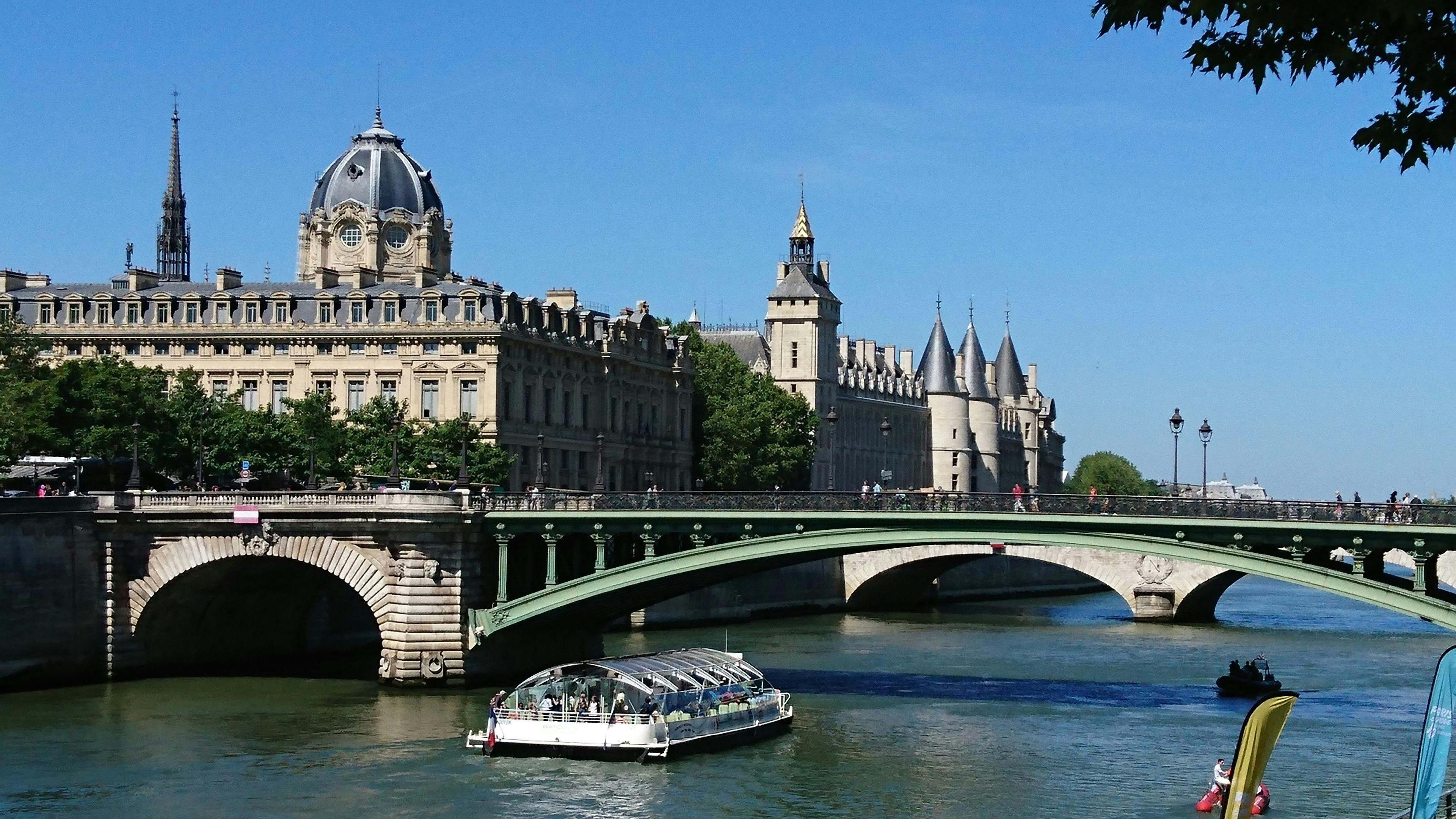 Conciergerie: Priority Entrance Ticket Review