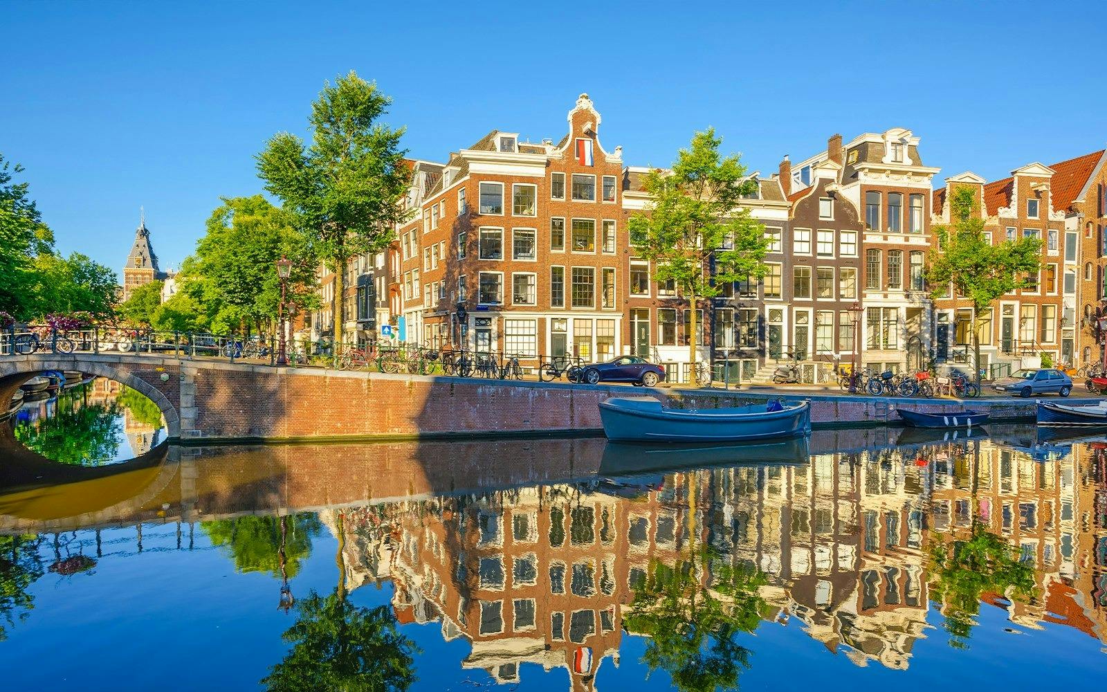Amsterdam City Canal Cruise + Audioguide 