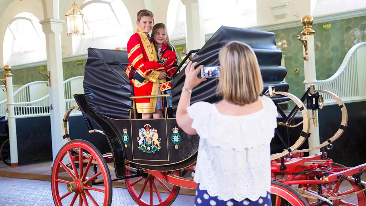 The Royal Mews at Buckingham Palace Ticket Thrillark