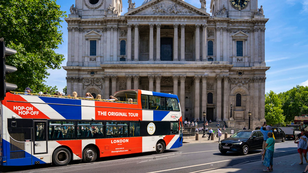 London Hop-on Hop-off Bus Tour Ticket