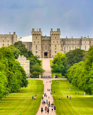 Windsor, Stonehenge, Bath & Lacock Tour with Lunch