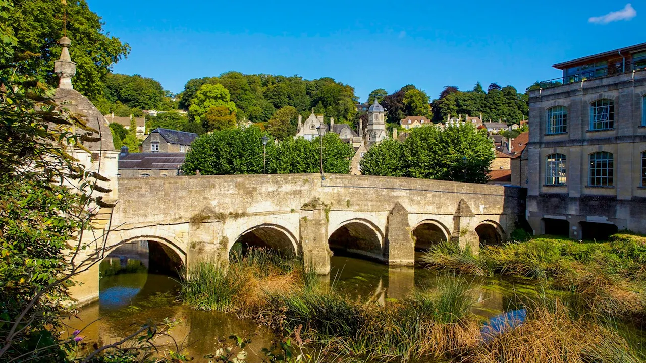 Windsor, Stonehenge, Bath & Lacock Tour with Lunch