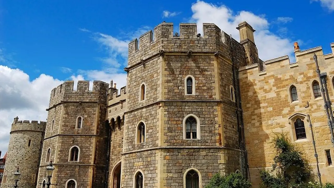 Windsor, Stonehenge, Bath & Lacock Tour with Lunch Category