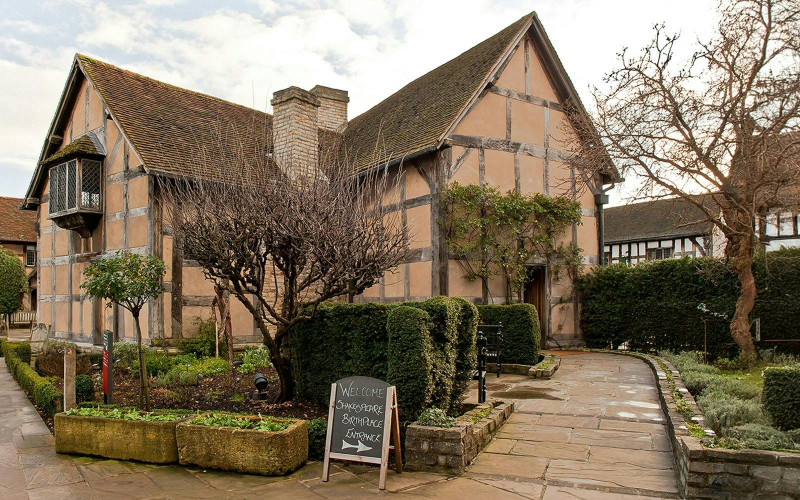 Oxford, Stratford, Cotswolds & Warwick Castle Tour Category