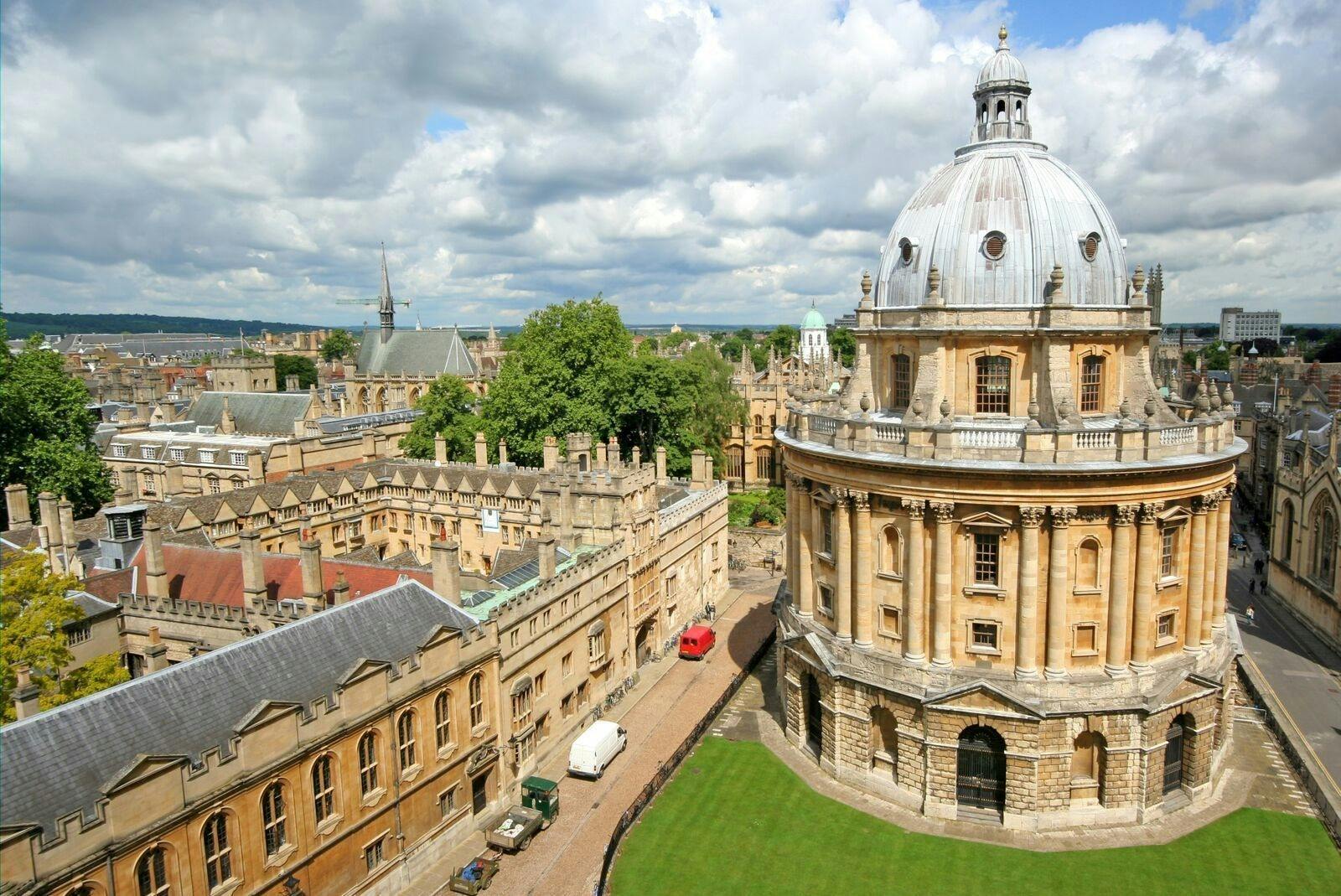 Oxford, Stratford, Cotswolds & Warwick Castle Tour 