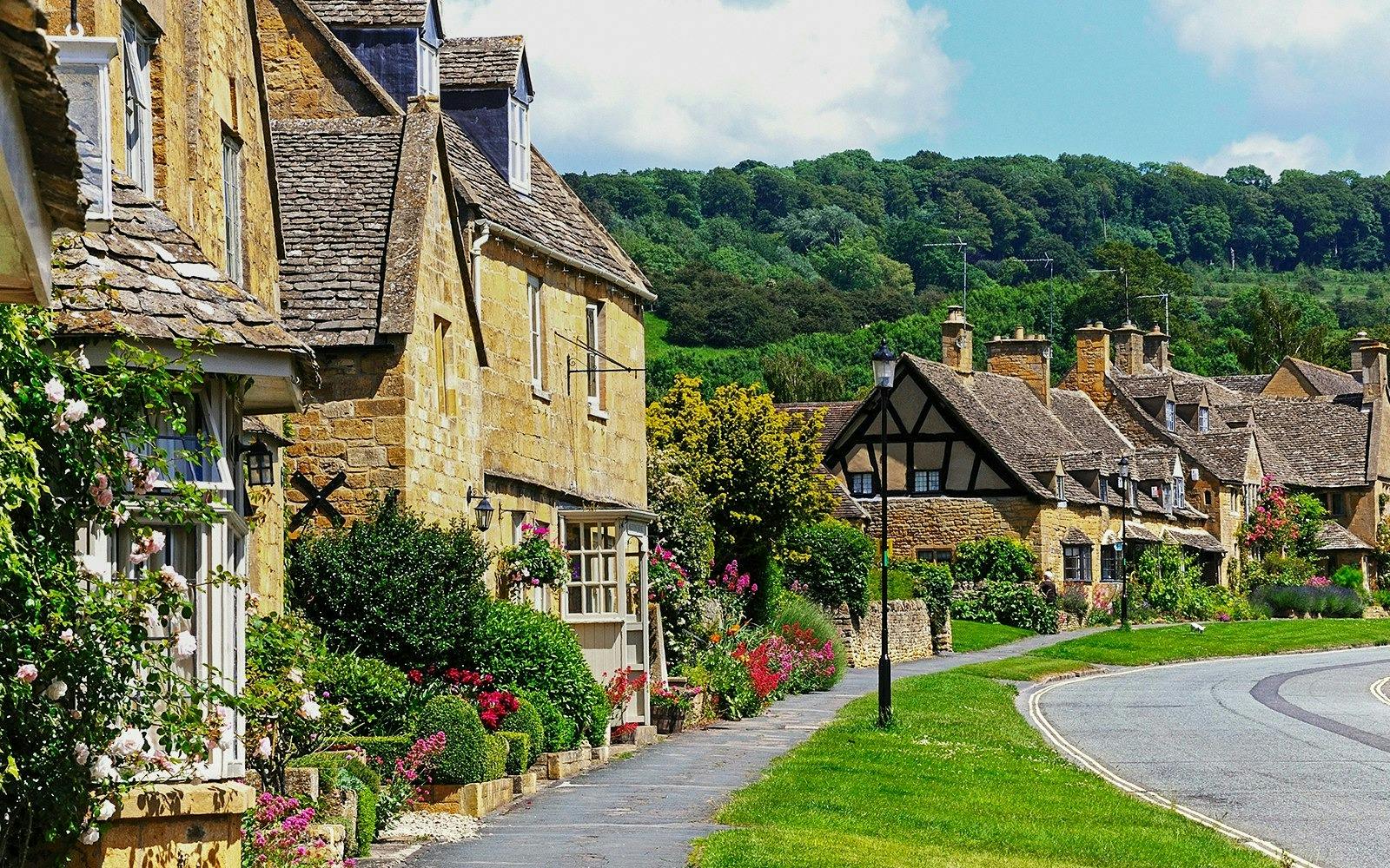 Oxford, Stratford, Cotswolds & Warwick Castle Tour