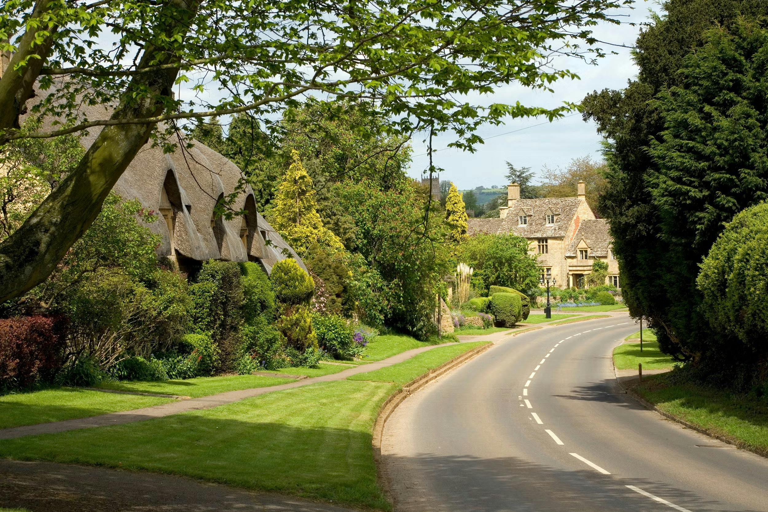 Cotswolds Village Tour with Lunch 