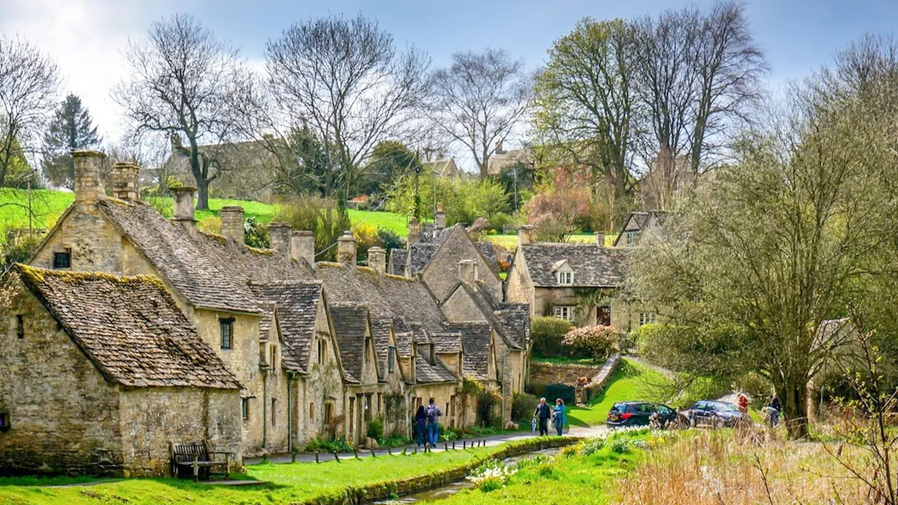 Cotswolds Village Tour with Lunch Location