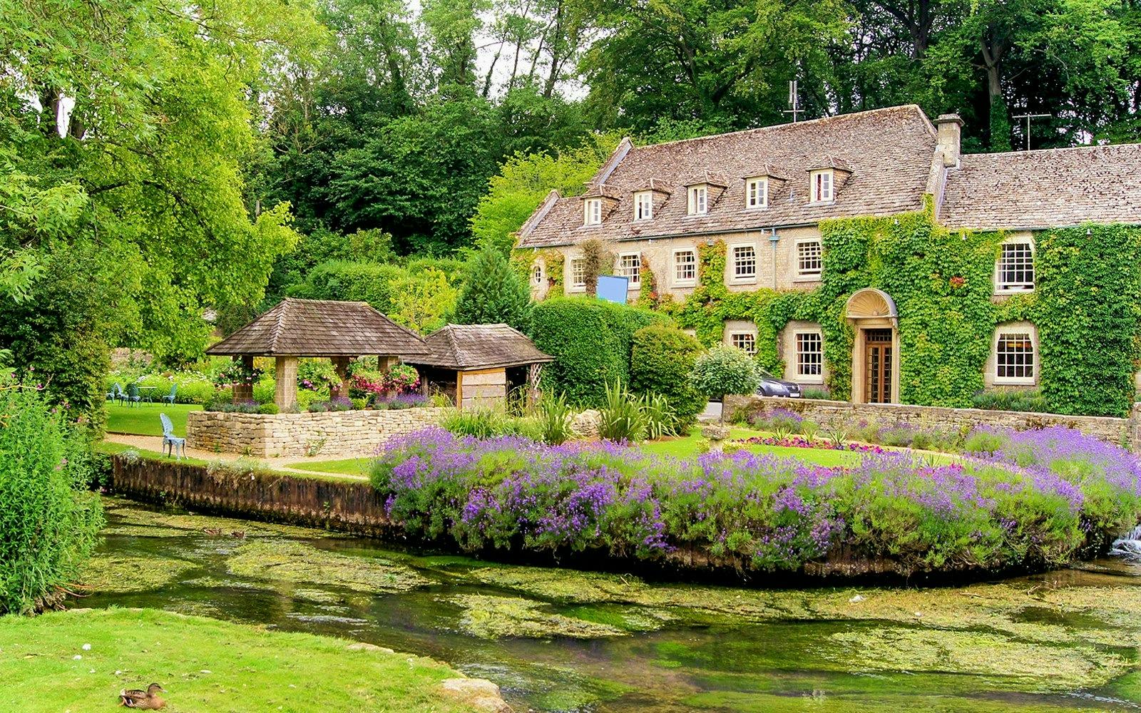Cotswolds Village Tour with Lunch Discount