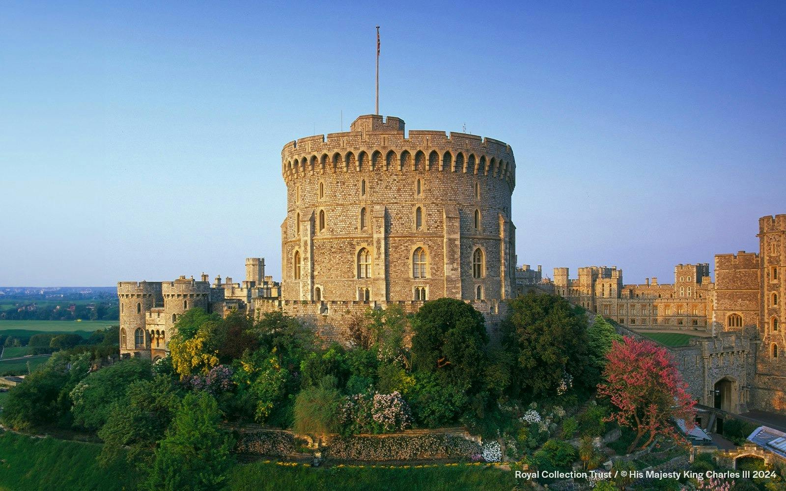Hampton Court , Windsor Castle & London Sightseeing Tour 