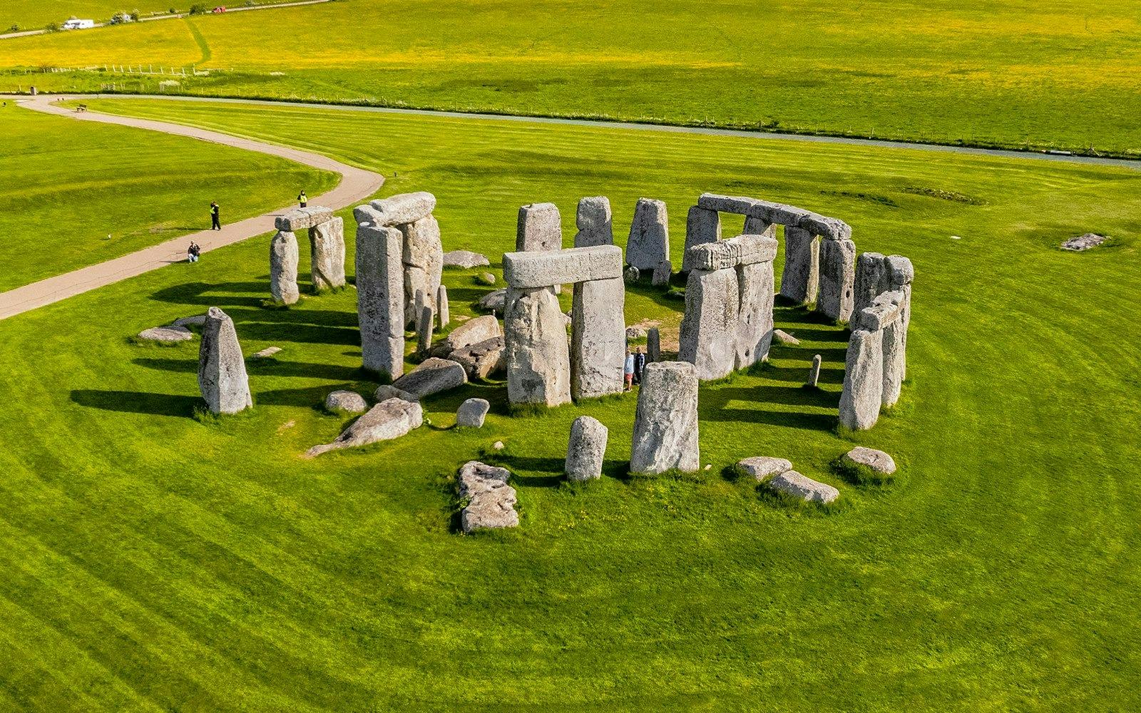 Windsor Castle and Stonehenge Tour Thrillark