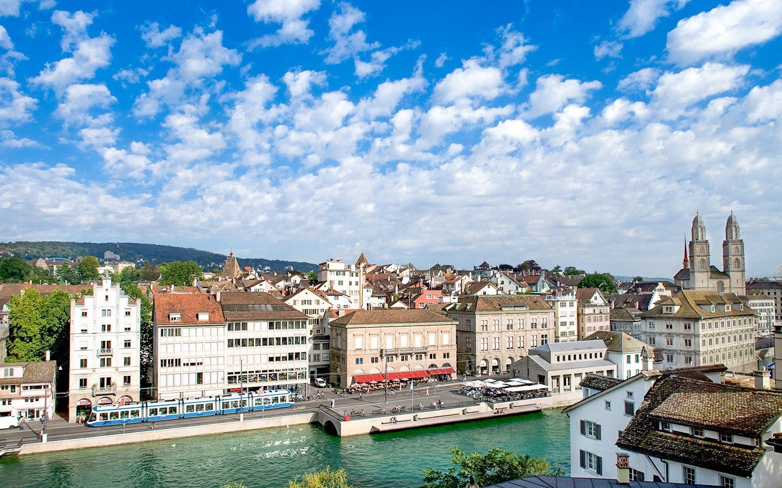Zurich City Tour with Ferry & Felsenegg Cable Car 