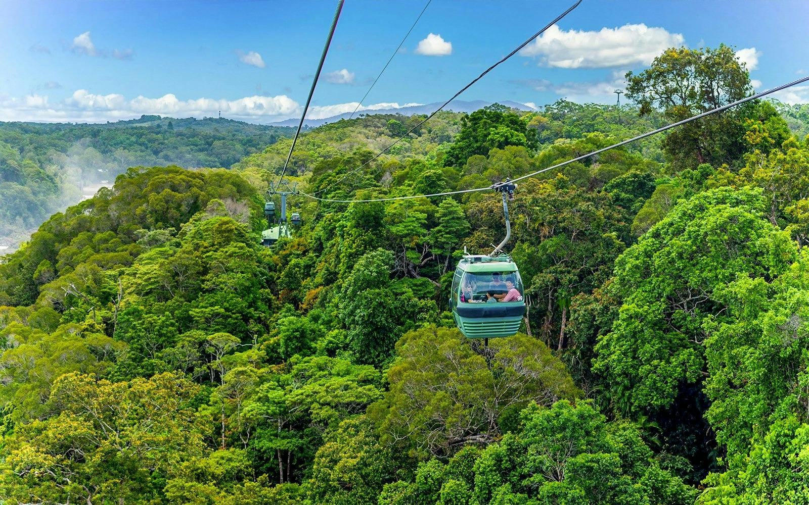 Skyrail Cableway & Kuranda Scenic Train with Hostel Transfer Ticket