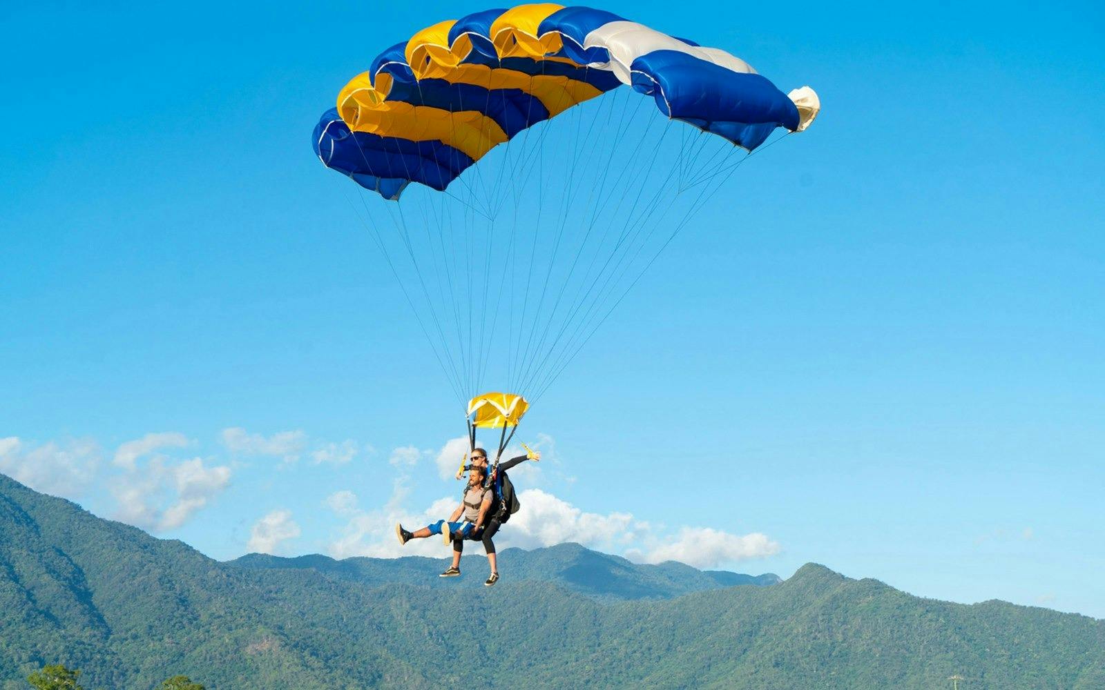 Cairns Tandem Skydiving Ticket 