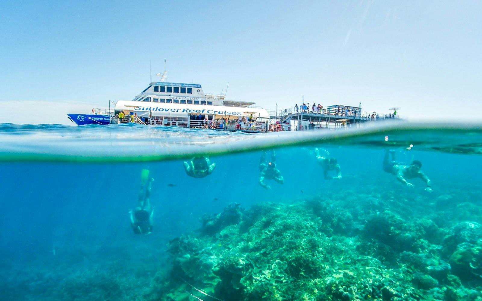 Reef Magic Pontoon Tour from Cairns 