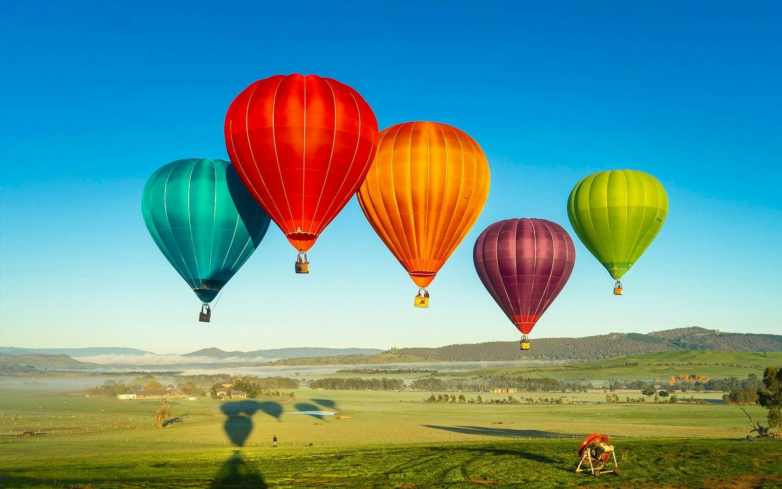 Cairns Sunrise Hot Air Balloon Flight with Sparkling Wine + Transfer Category