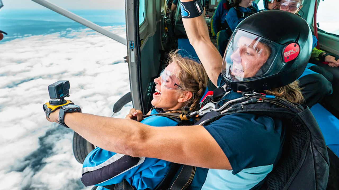 Sydney: Tandem Skydiving at Newcastle Discount