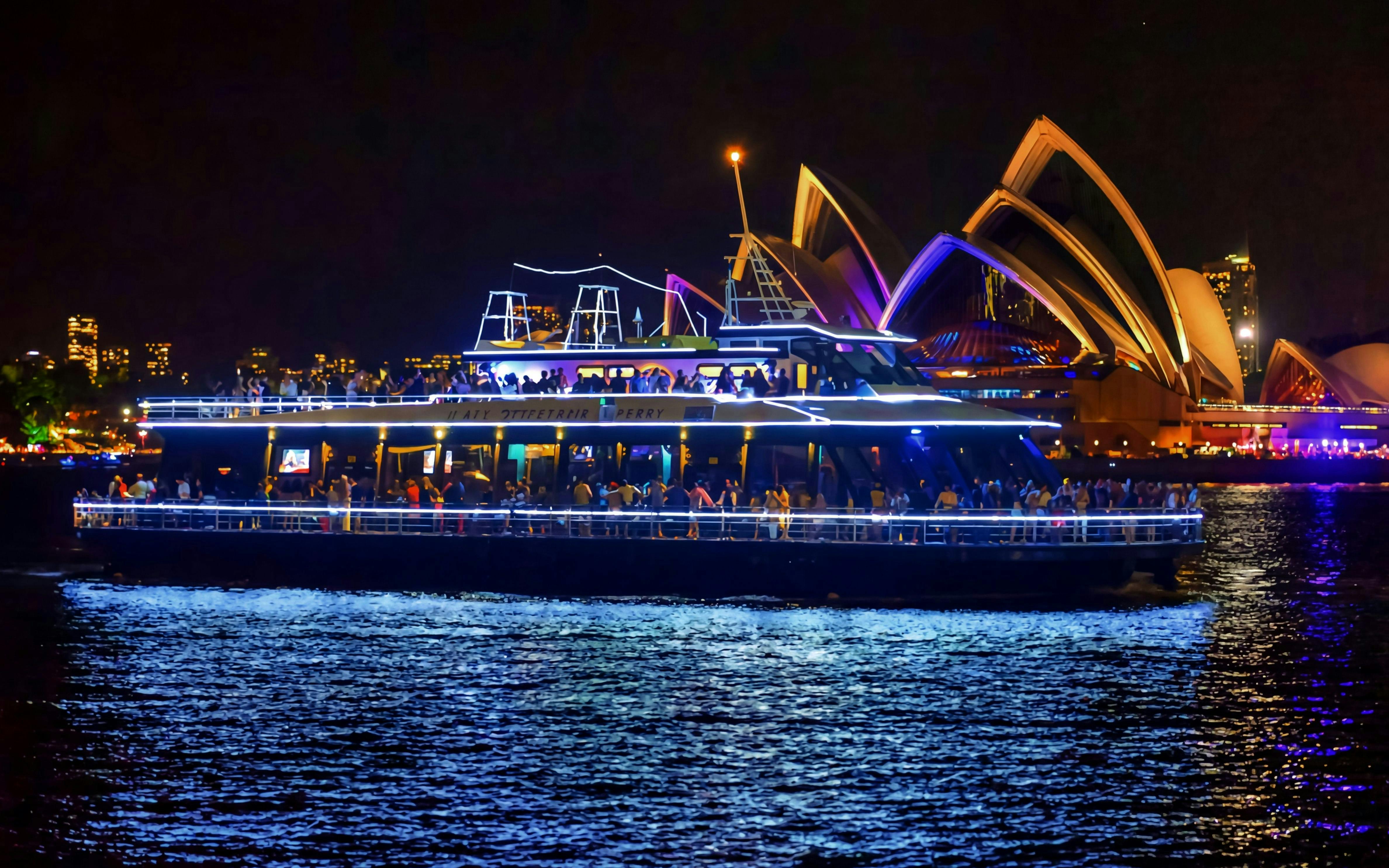 Sydney Harbour Long Dinner Cruise