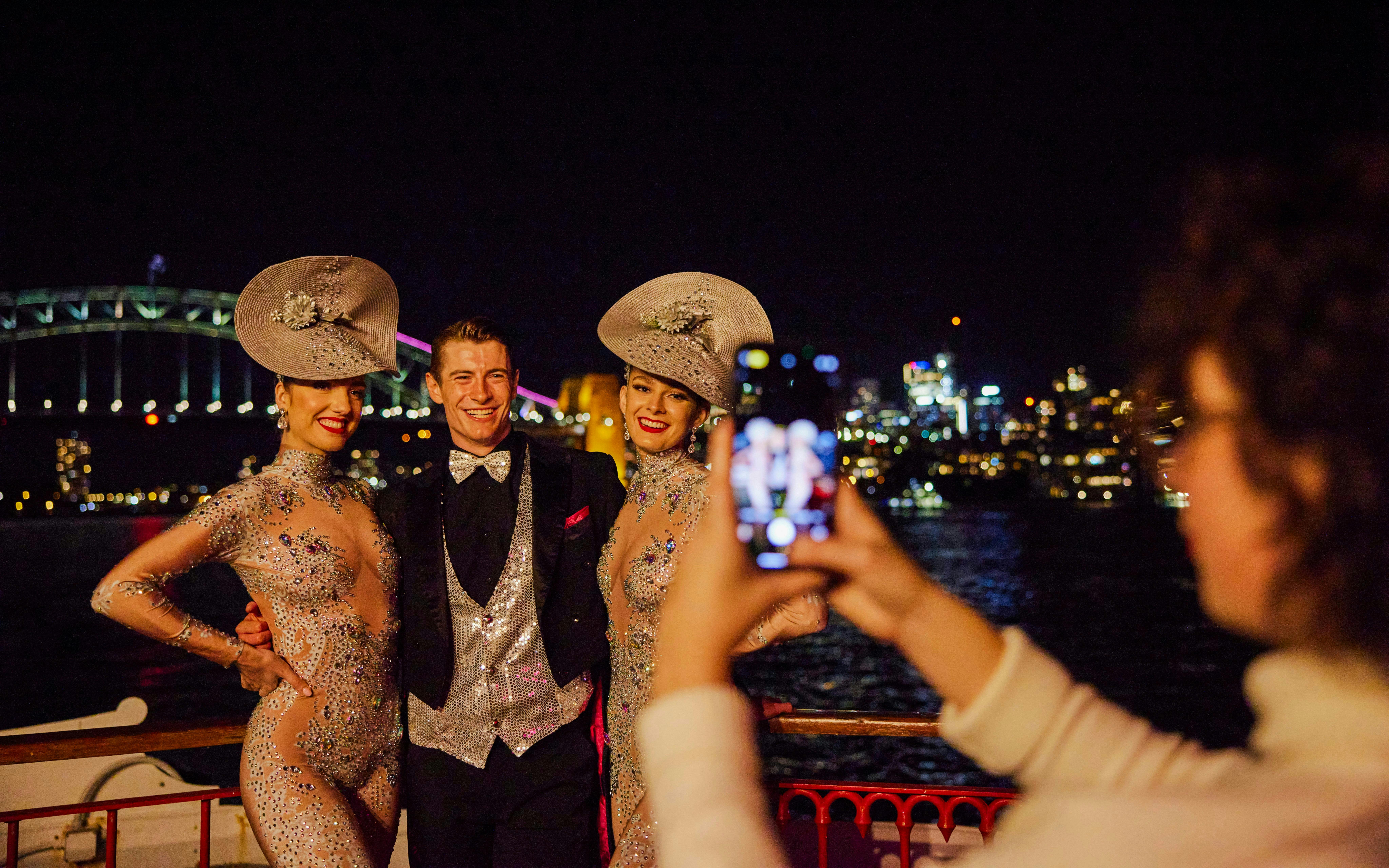 Sydney Harbour Showboat Dinner Cruise Discount
