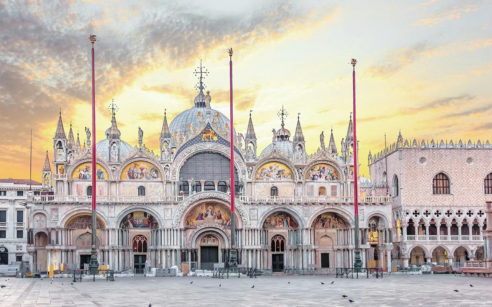 Grand Canal, St. Mark's Square and Basilica & Rialto Bridge Tour
