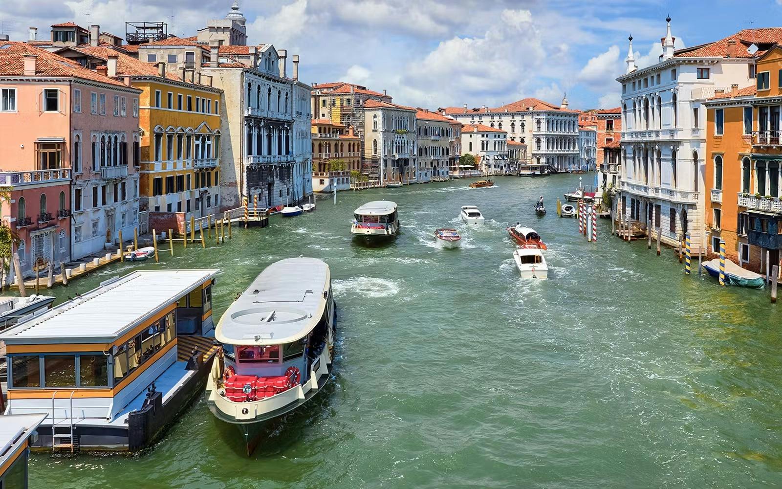 Grand Canal, St. Mark's Square and Basilica & Rialto Bridge Tour 