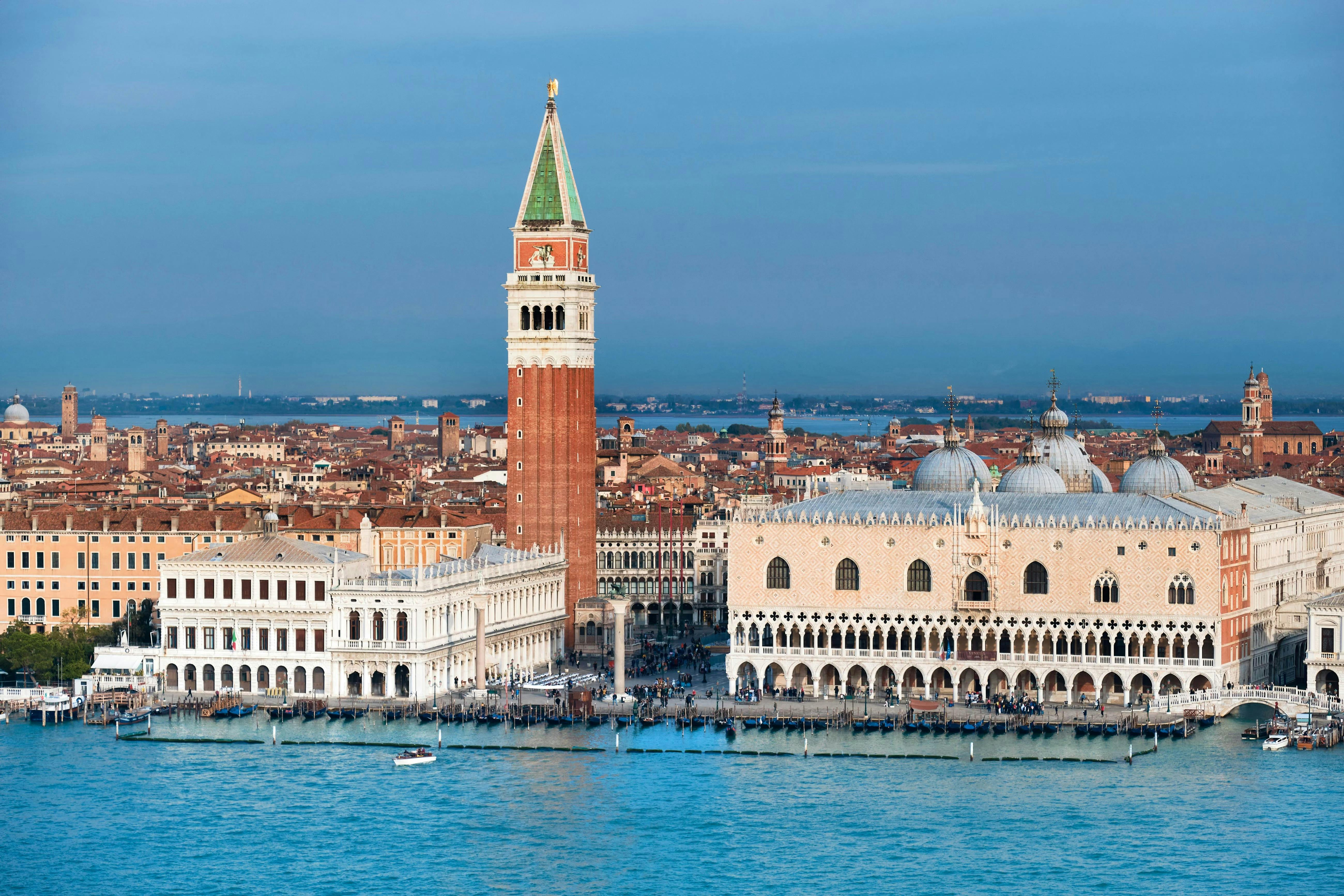 Grand Canal, St. Mark's Square and Basilica & Rialto Bridge Tour 