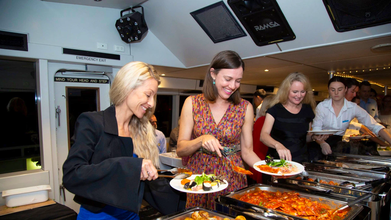 Captain Cook: Swan River Dinner Cruise
