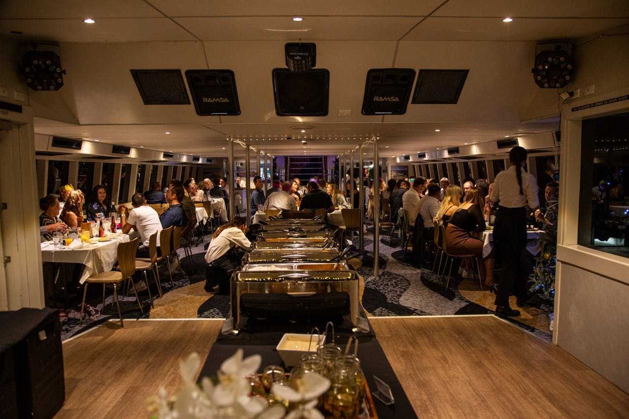 Captain Cook: Swan River Dinner Cruise 