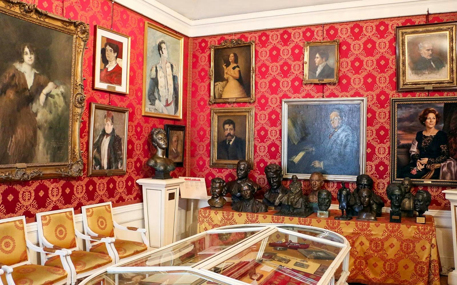 La Scala Theatre Ticket Review