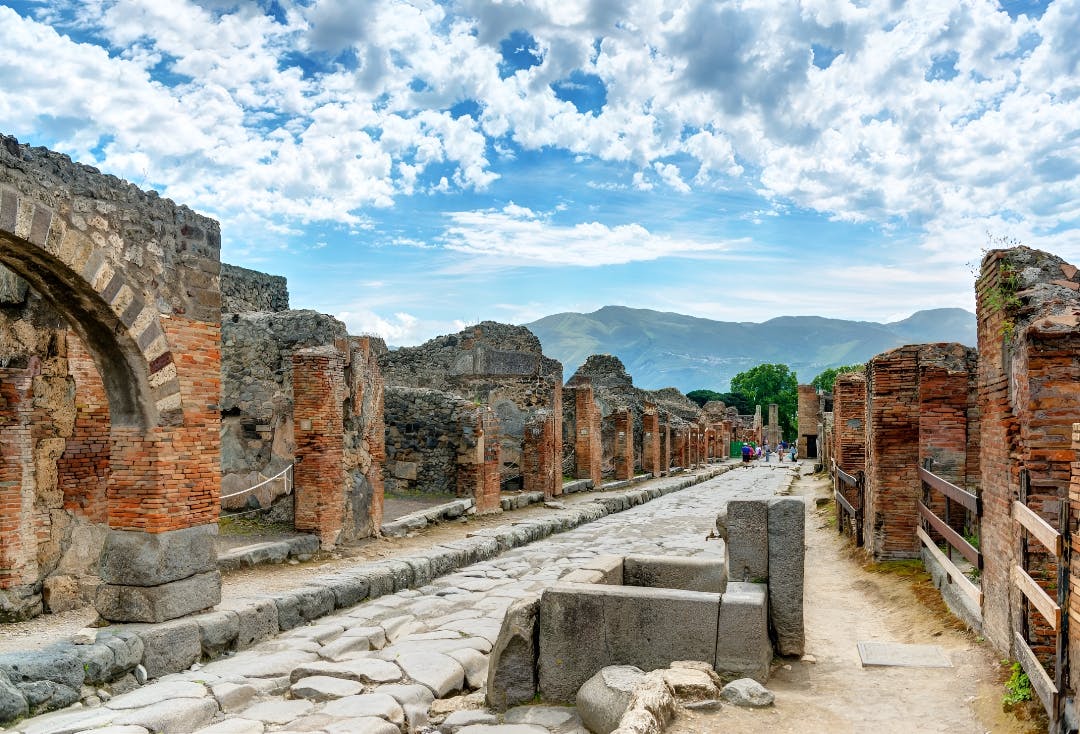 Pompeii and Naples Tour from Rome 