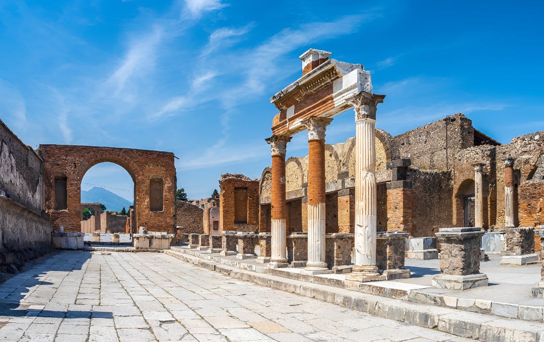 Pompeii and Naples Tour from Rome 