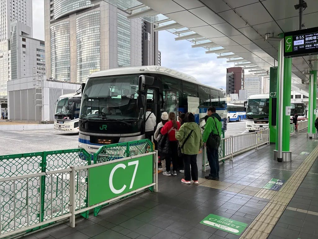Takayama to Shinjuku Express Bus Thrillark