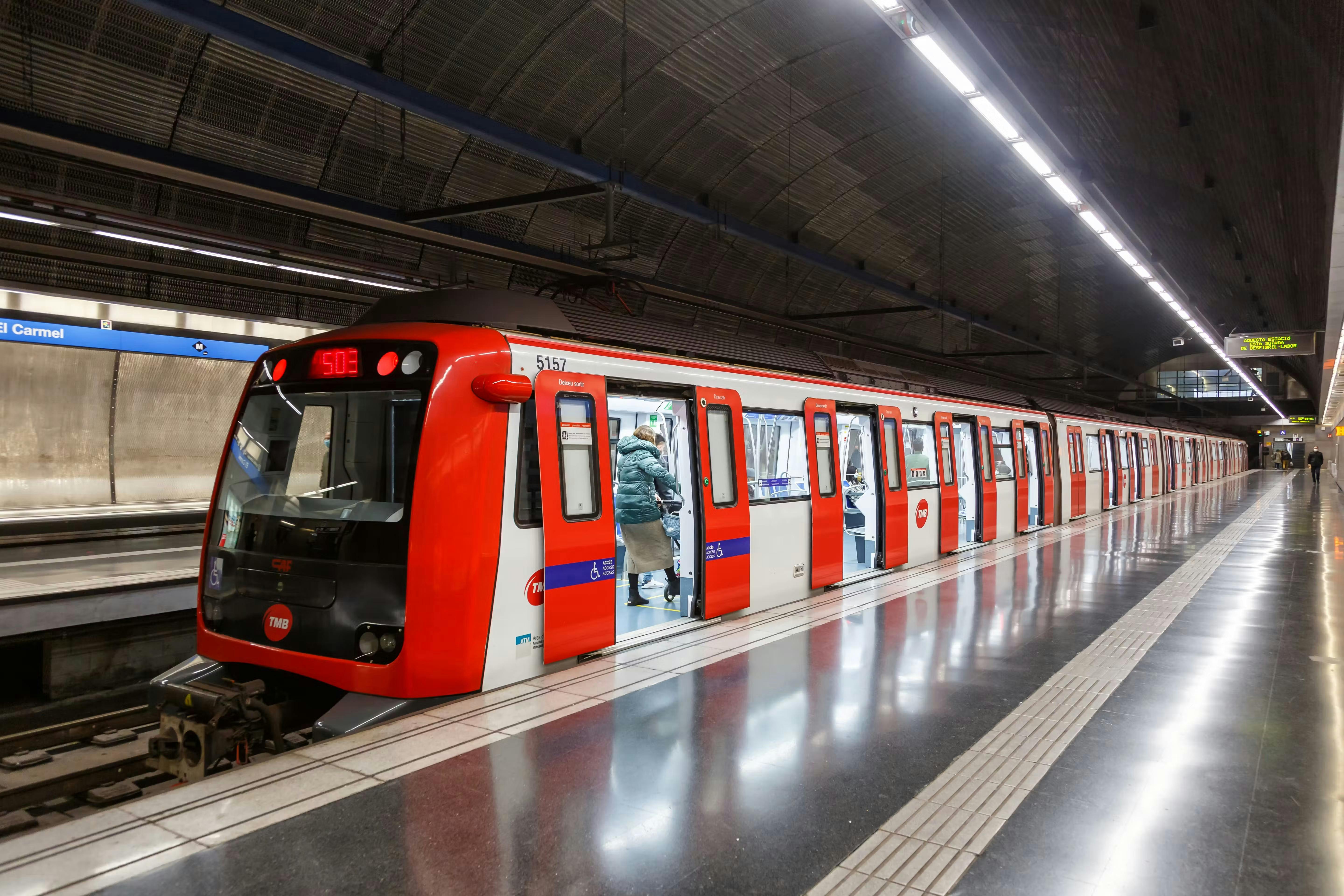 Hola Barcelona Public Transport Card Location